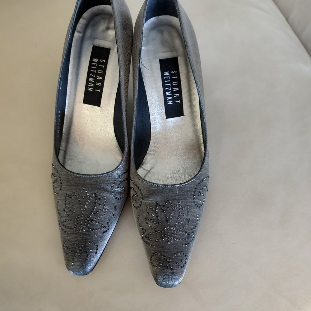 Stuart Weitzman silver grey metallic evening pumps.  2.5" heel. Size 8.5